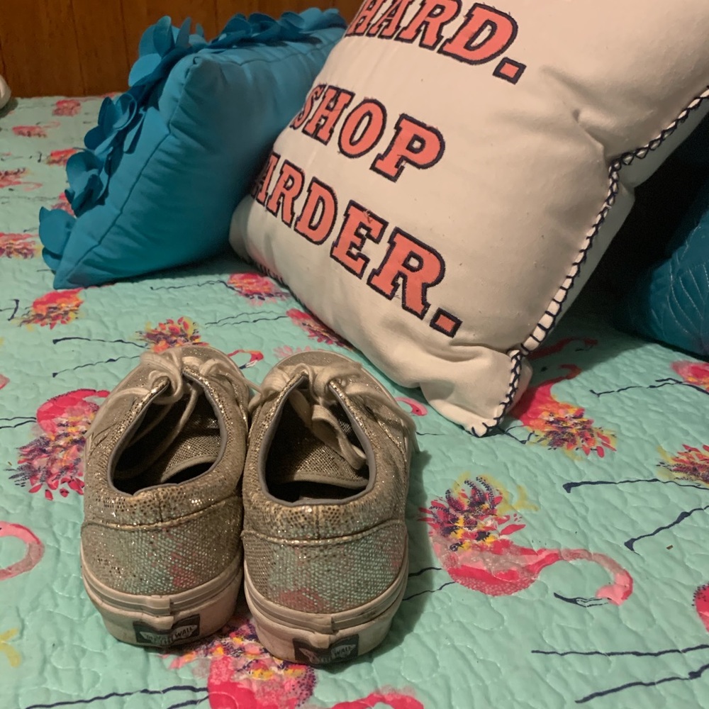 Vans - Picture 2 of 3